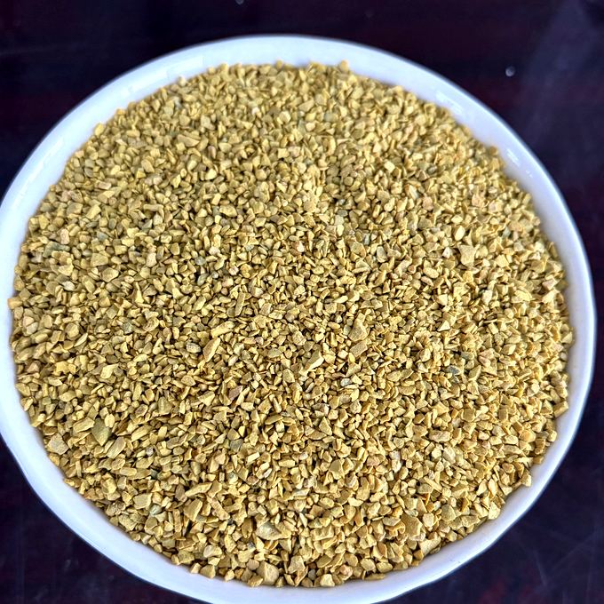 Lemon scented mineral litter